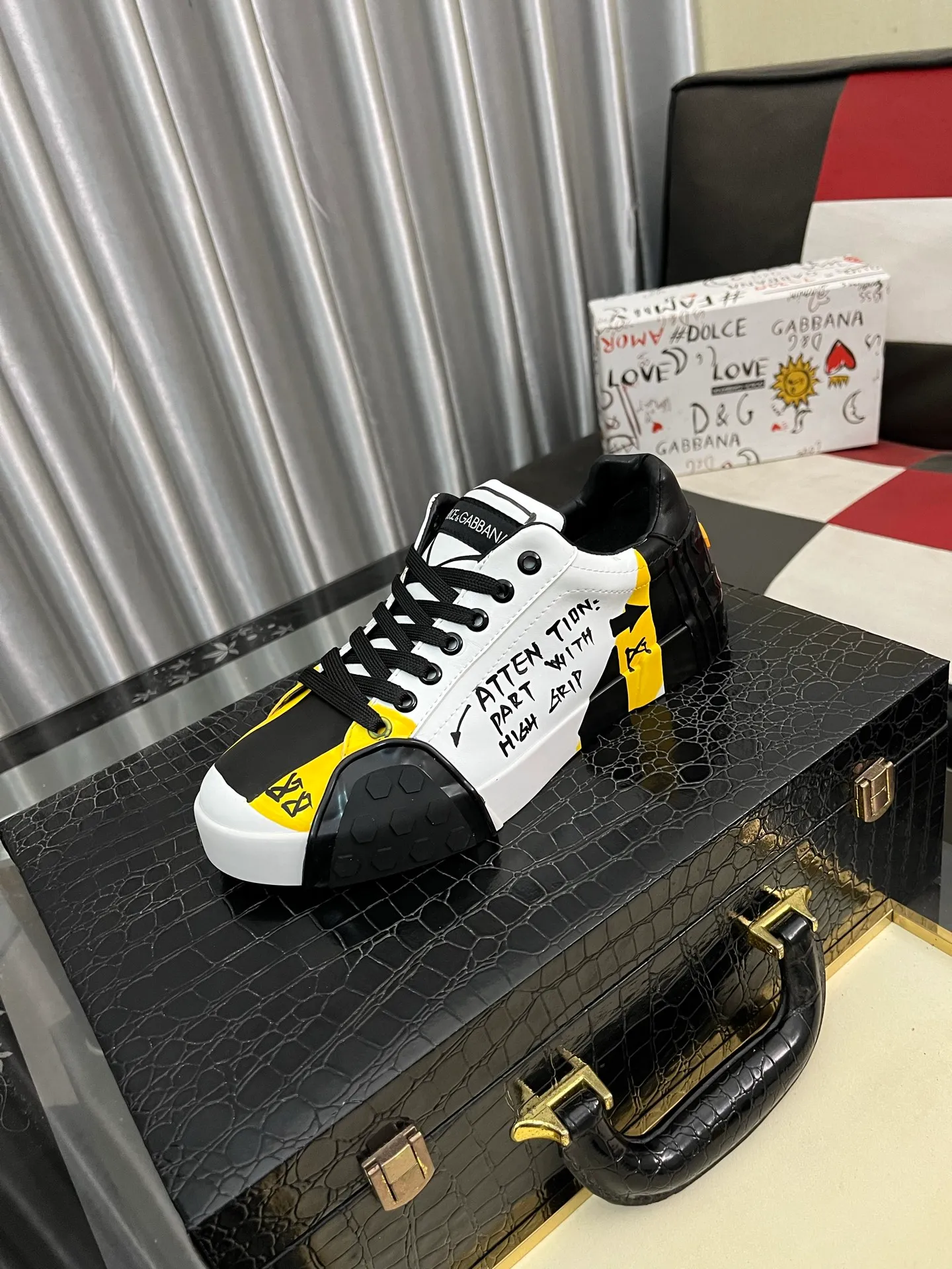 Men's men's shoes💰480⌚️⌚️【DG～】couple casual shoes, on sale simultaneously in 2025z cabinet 🔶Size: 35-46#️⃣ 2 colors 🔜The upper is made of multi-material splicing ➕Mesh lining, comfortable and breathable, sole: original comfortable and wear-resistant outsole, ⚠️Photographed in real life🎬The real thing is better📢📢📢